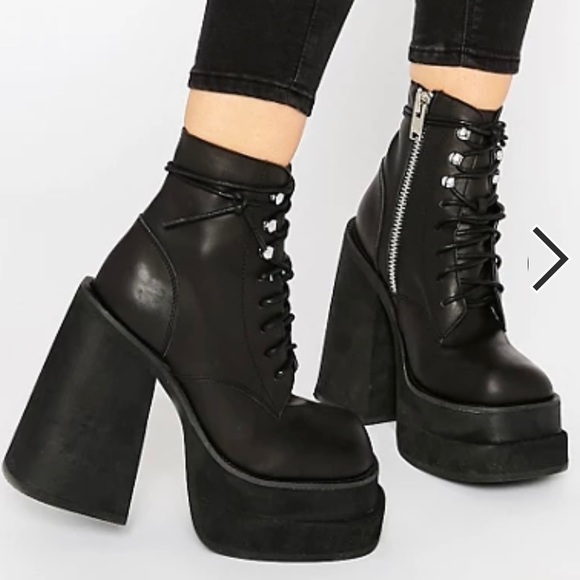 brat boot unif
